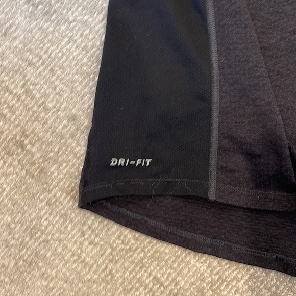 Nike dry fit tank - Picture 2 of 3